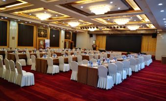 Yantai Bihai Hotel (Yantai Station Wanda Plaza)