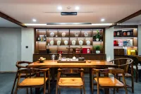 Xinyue·Mid villa Designer Homestay with Snow Mountain View (Dashuiche Store in the Ancient Town) - 2 ดาว
