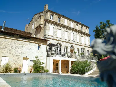 Pavillon des Millésimes, Piscine & SPA Hôtels à : Saint-Seurin-sur-l'Isle