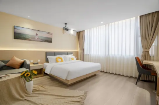 Fengxing Hotel (Kunming Railway Station Shuangqiao Night Market) Hotels near Fude Station