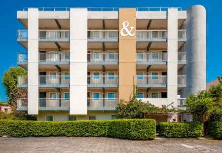 B&B Hotel Hyeres Отели в г. Йер