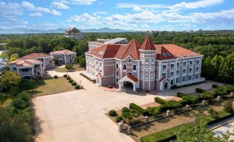Universal Health and Wellness Fenghua Gold Coast Travel Center Homestay