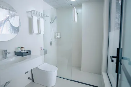 Kangding  XueshanYiju   Homestay Отели рядом с достопримечательностью «Seven-color Sea»