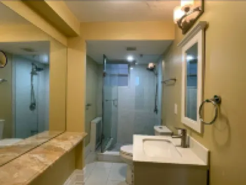 Forever 66 โรงแรมในโตรอนโต