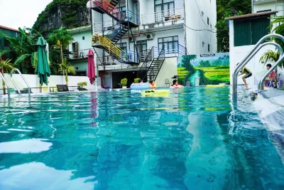 Phong Nha Jasmine Hostel & Rooftop Bar Hotels near Tượng đài Thanh Niên Xung Phong