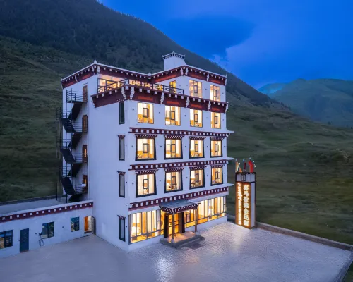 Himalayan Tsang Inn Hotels in Daofu
