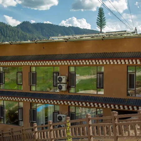 Dongzan Enjoy Nature Yunjian Mountain Residence (Zagana Scenic Area Branch)