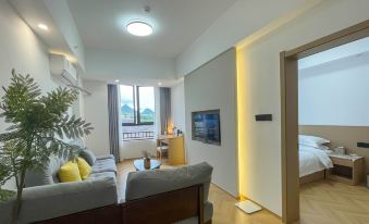 Holiday Inn Flower Tour