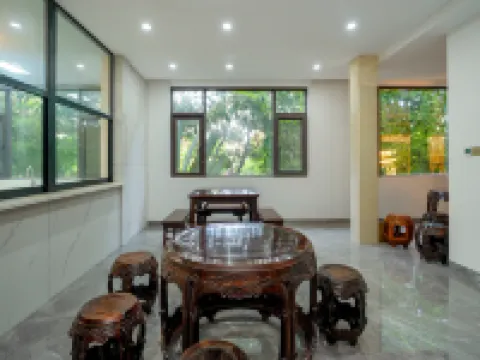 Xishuangbanna Jinghong Lucky Elephant Garden Inn