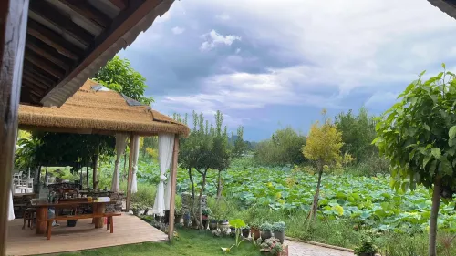 Puzhehei Yueting Lanshe