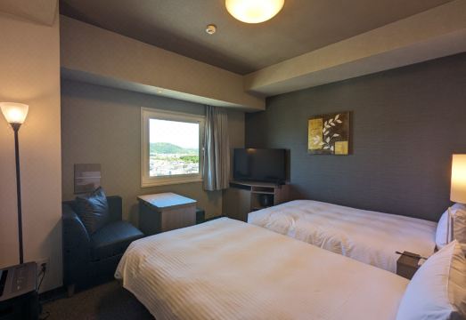 2. 호텔 루트 인 ..