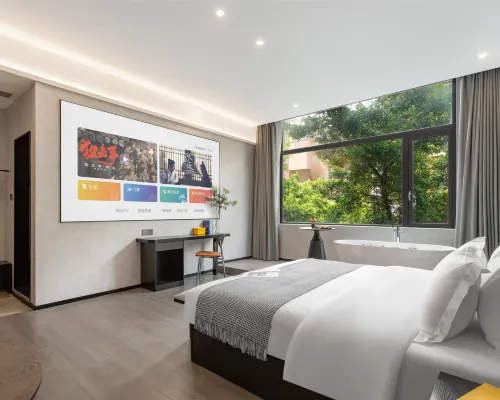 Banana FUN Hotel (Guangzhou Beijing Road Pedestrian Street Yuexiu Park) Hotels near Zhenhai Tower