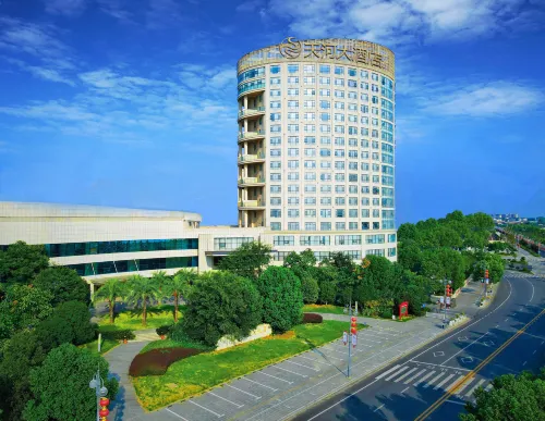 Tianhe Hotel