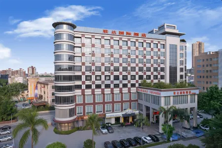 Venus International Hotel (Shengping Subway Station)