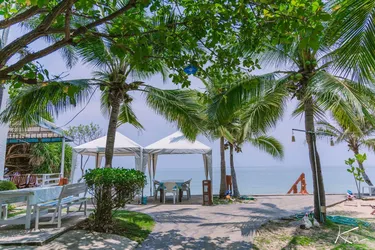 รูปภาพของBaanmontra Beach Resort - Bankrut