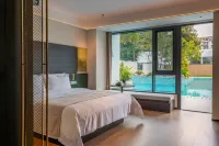 The Green Hidden Wanjia Hui Resort Hotel (Shaoxing Lu Xun's Hometown Cangqiao Zhijie Store)