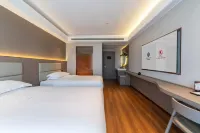 Jifeng International Hotel (Xinyang New 16th Street Branch)