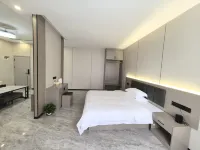 Moon Bay Courtyard-Style Hotel