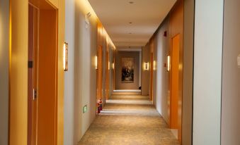 Zhenkang Jindu Hotel