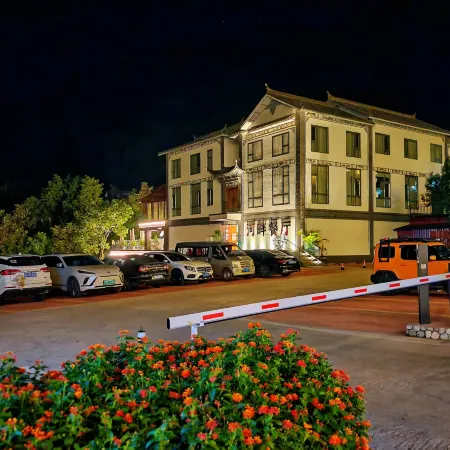 Dali CangShan Shimenquan Hot Spring Resort Hotel