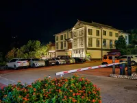 Dali CangShan Shimenquan Hot Spring Resort Hotel - Bãi đậu xe