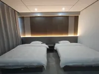 Yinghe Apartment