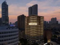 Zhiyu Residence Hotel (Wuhan Jianghan Road Pedestrian Street) - parking