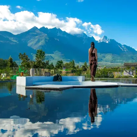 Jiu Jiu Man Shan Meng Hotel of Li Jiang Yunnan