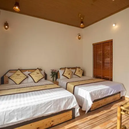 Hang Múa Village Homestay Отели рядом с достопримечательностью «Гора Нон Нуок»