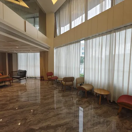 Yaxin E-Sports Hotel (Huilai)