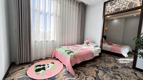 Silk Road Light Hotel (Wuwei Pedestrian Street Railway Station)