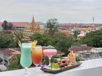 HOMEWOOD HOTEL Hotels near Wat Preah Prom Rath