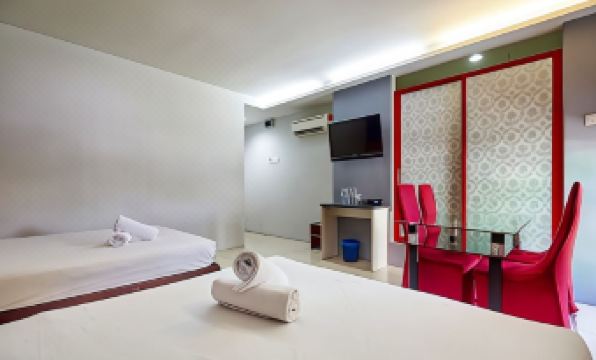 Swing & Pillows - Kota Damansara