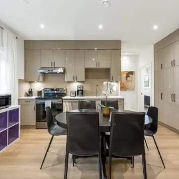 New Luxury 4BR Dunbar Home Near UBC & Kits | Sleeps 10 | Ideal for World Cup Guests
