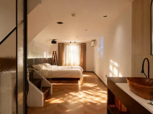 Yuncuo Loft Hotel (Wanda Plaza)