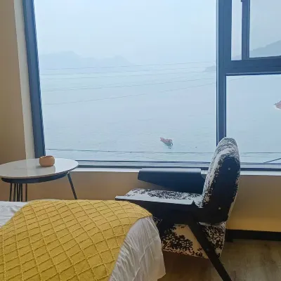 Dongjiang Lake River View Homestay Hotels near Longjing Grand Canyon Waterfall Group