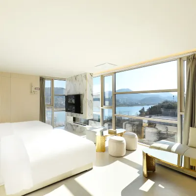 Hotel Quince Hotels near Moran Museum