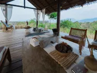 ยูโทปัวว์ รีสอร์ท โรงแรมในอำเภอ ปัว