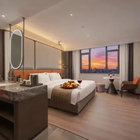 LIGHTLUXURYANDMINIMALIST