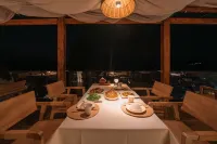 Shishi Homestay (Jingmai Mountain Ancient Tea Forest Scenic Area Manghong)