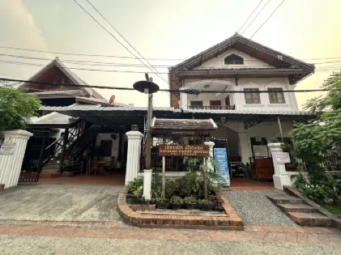 Rattana Guesthouse Hotels in 
