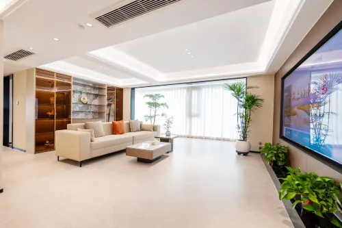 Zhongmu Yijiaren Hotel (Only Henan Drama Fantasy City Branch)