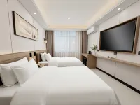 Bojing Yunting Hotel (Jinghe Jinshashan Pedestrian Street)