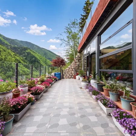 Shaorui Intelligent Hotel