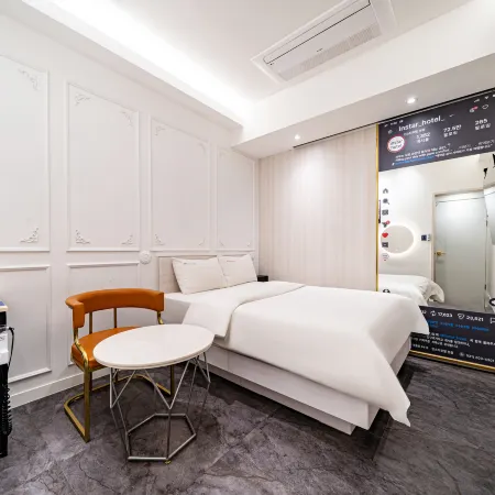 Instar Hotel