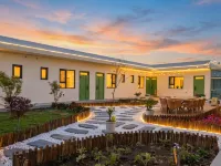 Moye Shanhe Elegant Residence (Jinghe Jinshashan Pedestrian Street) Hotels in Jinghe