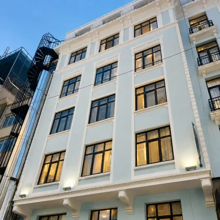 Boss to Hotel Taksim