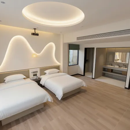 Xingyi Yinpan Mountain Lodge Homestay (Maling River Canyon)