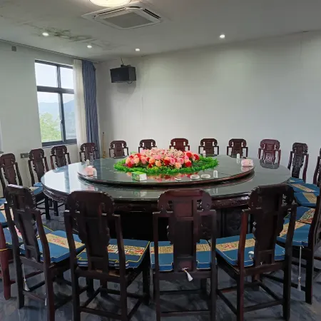 Taohuayuan Hotel