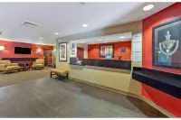 Motel 6 Suites Chicago Lisle IL - Parking